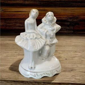 Vintage Porcelain Victorian Courting Couple Figurine Made In Japan